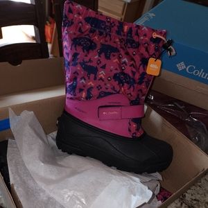 COLUMBIA NWT Snow Boots